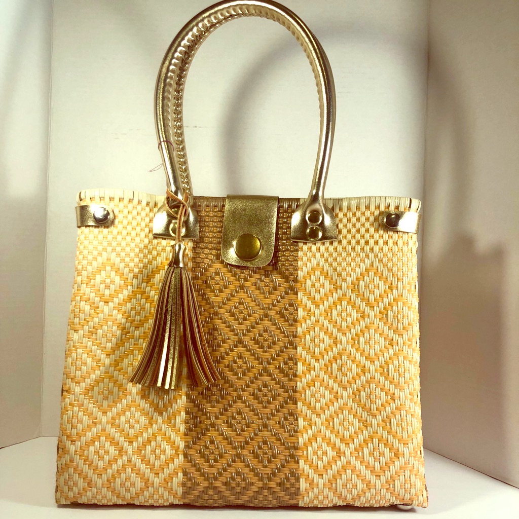 Beautiful Mexican Hand Woven Bag.